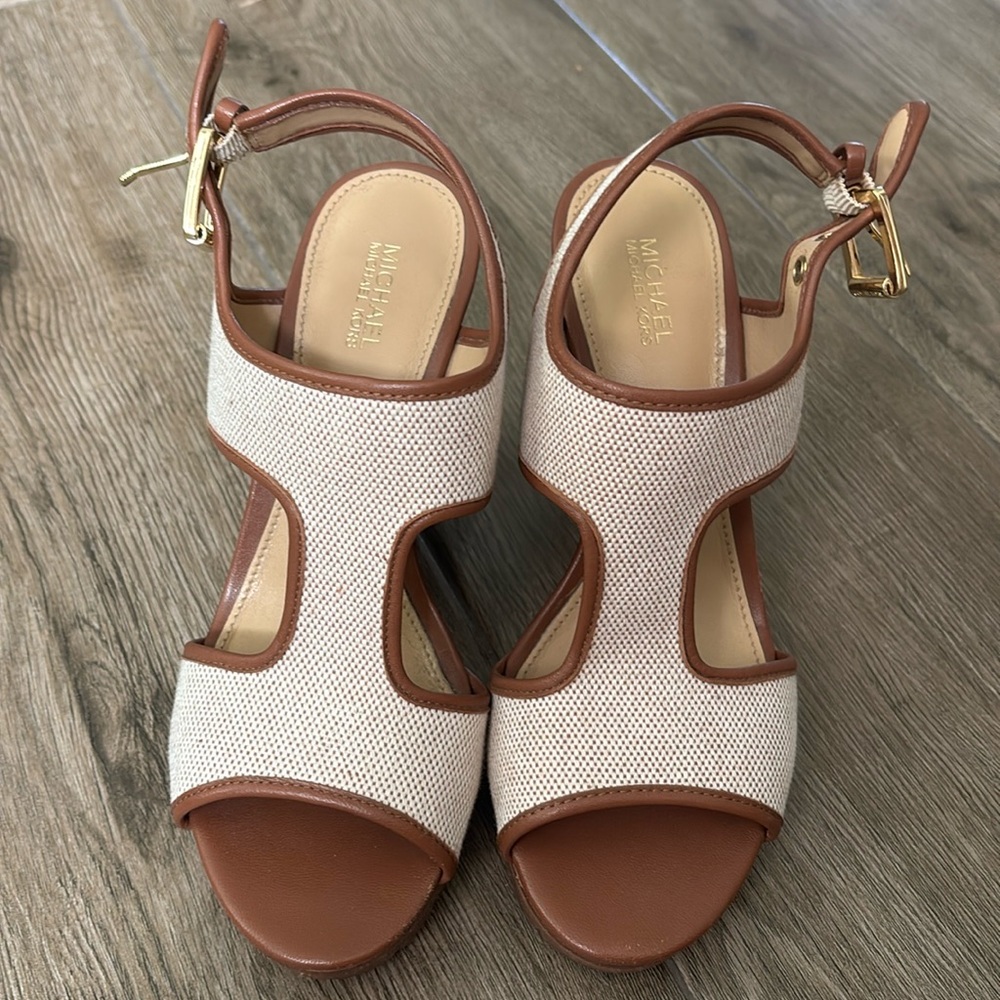 Tan/Brown Wedges